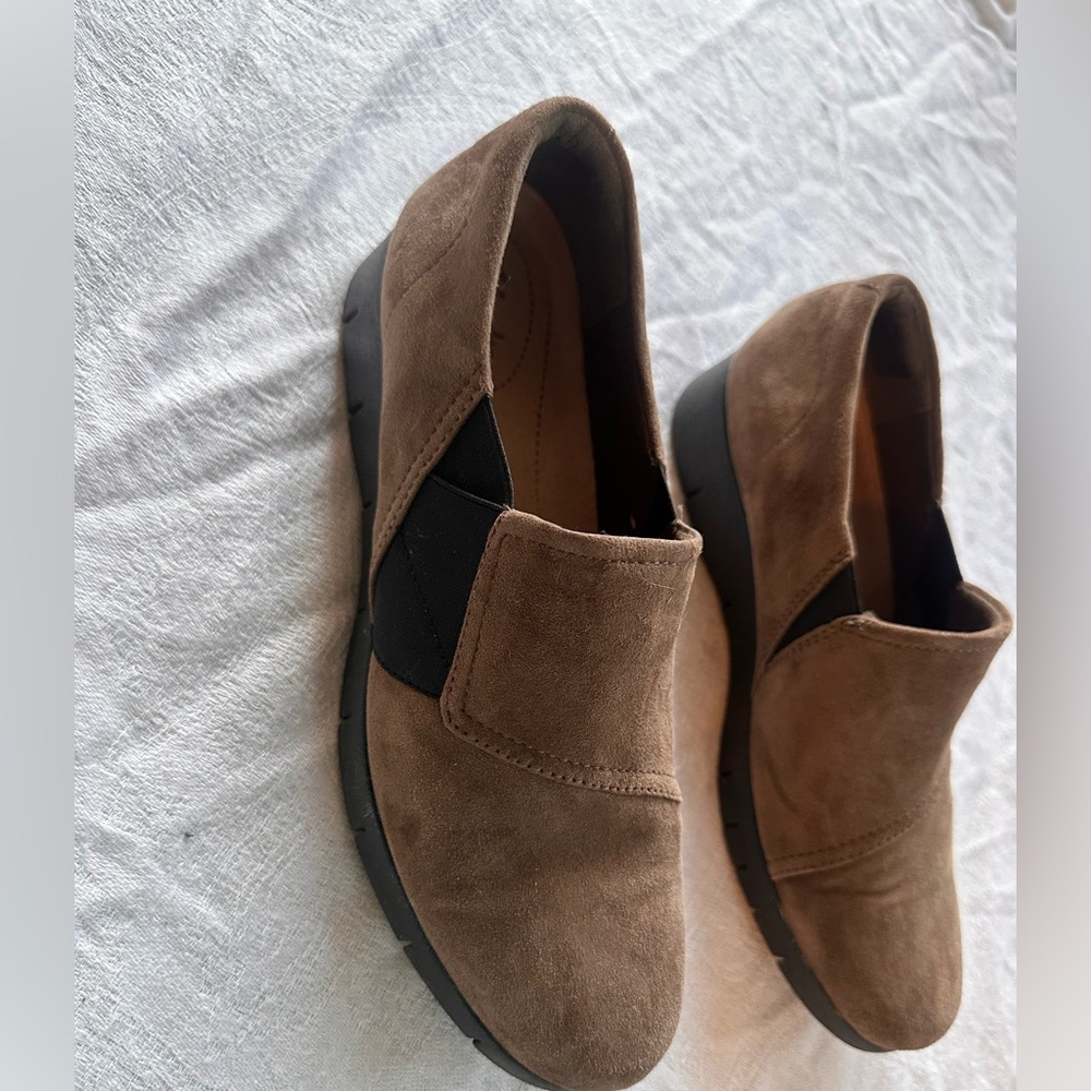 Clarks Men's Tan Suede Loafers